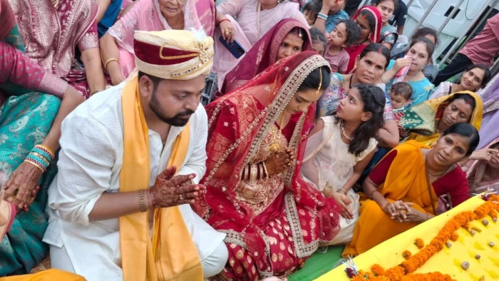 बेमेतरा विधायक की अनोखी पहल, सामूहिक विवाह समारोह में सात फेरे लेने मंडप पहुंचे दीपेश साहू, बीपीएल परिवार की बेटी से करेंगे विवाह