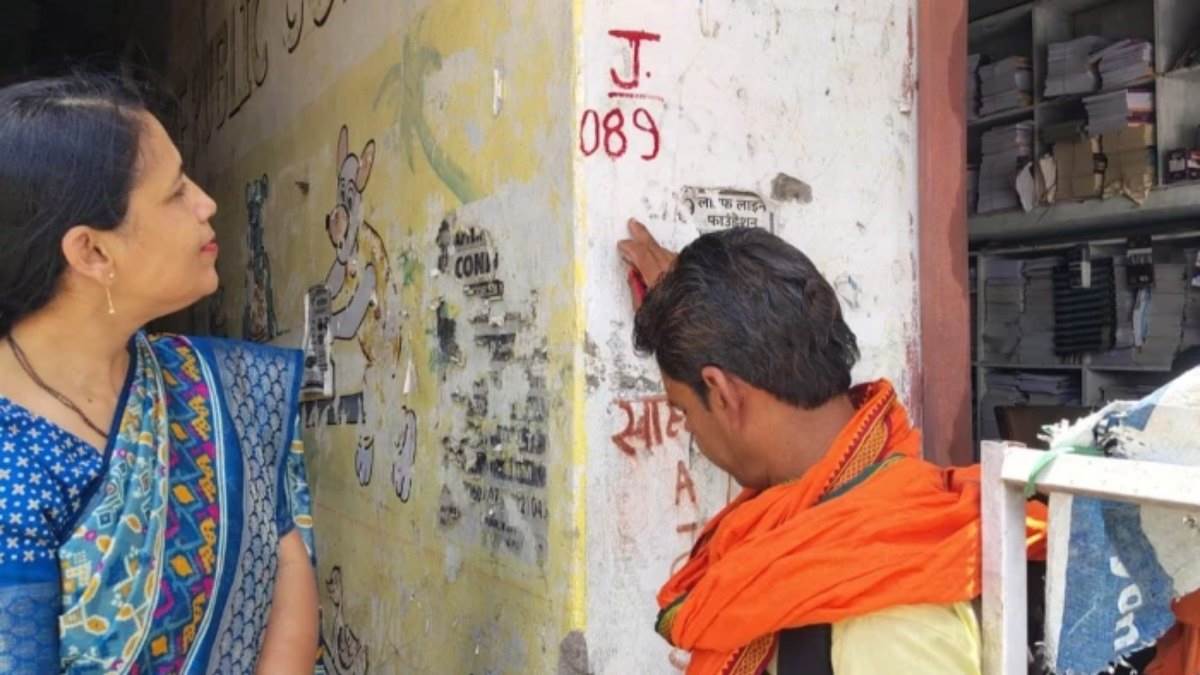 उत्तर प्रदेश में जनगणना के दौरान दिलचस्प मामले: कोई रो रहा सड़क-पानी का दुखड़ा, तो किसी को बहू से है परेशानी