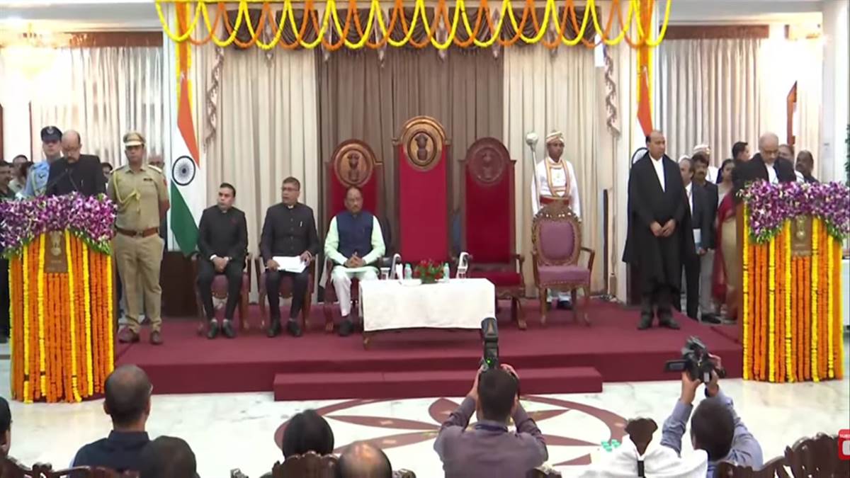 Chhattisgarh Governor: रमेन डेका ने ली छत्‍तीसगढ़ के 10वें राज्यपाल के पद की शपथ, सीएम साय रहे मौजूद
