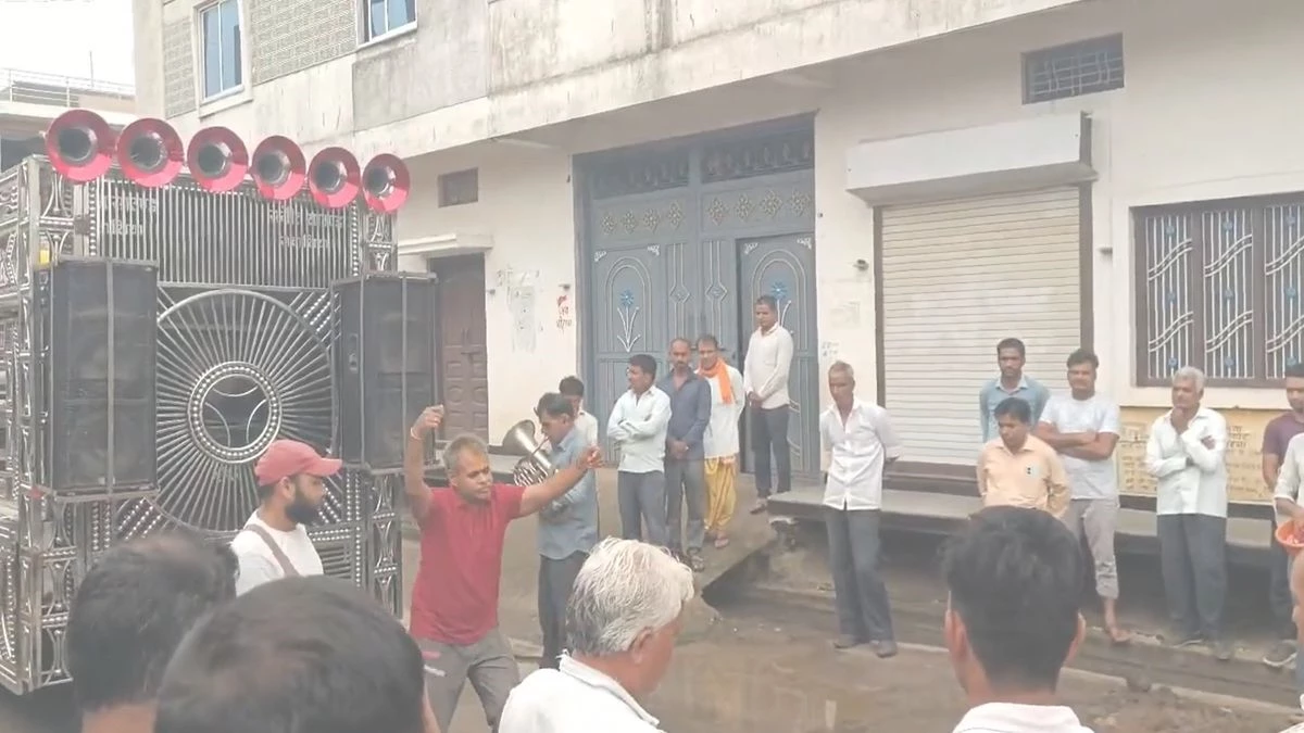 मंदसौर में अनोखी विदाई... दोस्त ने निभाया वादा, अंतिम यात्रा में डांस कर दोस्त की इच्छा पूरी की