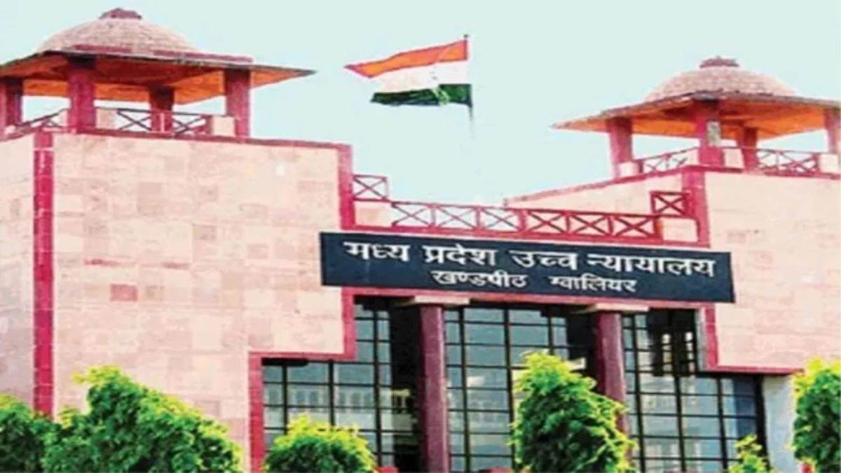 'जो व्यक्ति दशकों तक अपने अधिकारों पर सोया रहे, वह राहत का दावा नहीं कर सकता...', ग्वालियर हाईकोर्ट की सख्त टिप्पणी