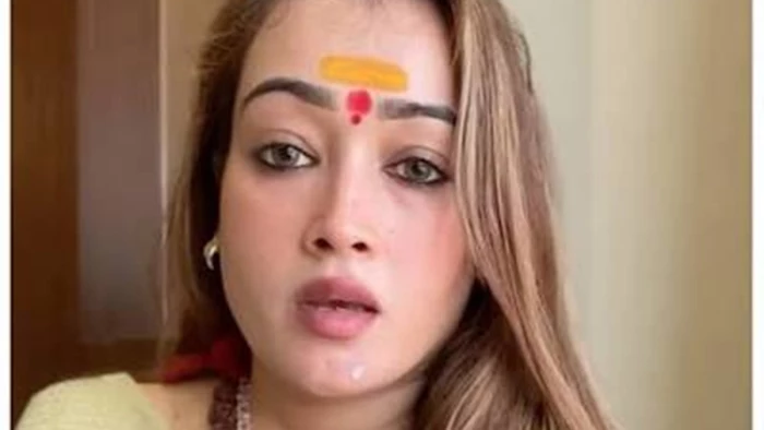 संत लोग आश्रम में ही बुला लेते हैं पार्लर, करवाते हैं मैनिक्योर-पेडिक्योर, साध्वी हर्षानंद ने उज्‍जैन में कहा