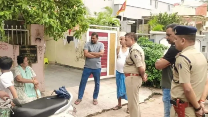 भिलाई में महिला से चेन स्नेचिंग की कोशिश, छीना-झपटी में टूटकर गिरी 3 तोले की चेन, पुलिस ने जब्त किया