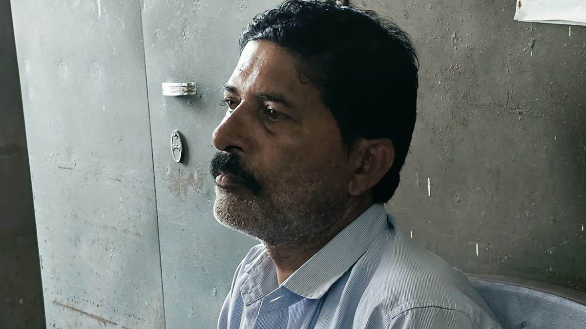 टीकमगढ़ में लोकायुक्त की बड़ी कार्रवाई, 10 हजार की रिश्वत लेते स्वास्थ्य विभाग का कर्मचारी रंगे हाथ गिरफ्तार, नौकरी का झांसा दिया था