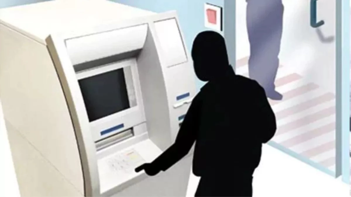 भांजे की स्कूल फीस जमा करने के लिए मौसी ने ATM तोड़ा, नाबालिग के साथ मिलकर चोरी का प्रयास