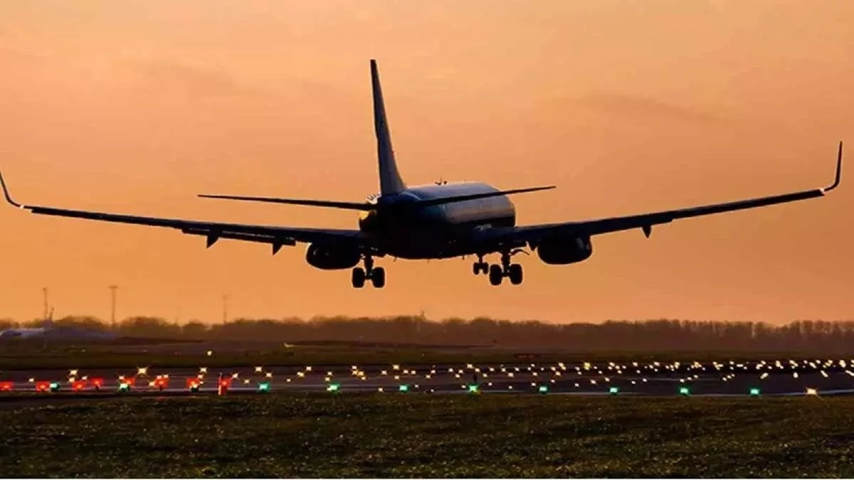 Airline Ticket Refund: एयरलाइंस से टिकट कैंसिल करने पर कंपनी ने नहीं लौटाई राशि, देना होगा 44 हजार रुपये फाइन
