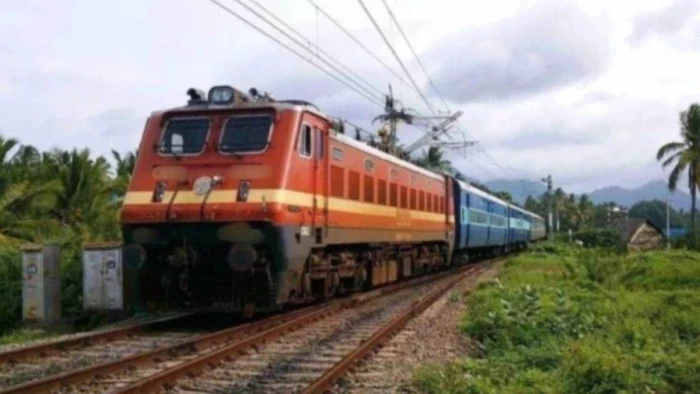 रेलवे ने शहडोल को दी सौगात, कोरोना काल में बंद नर्मदा एक्सप्रेस का वेंकटनगर ठहराव फिर बहाल