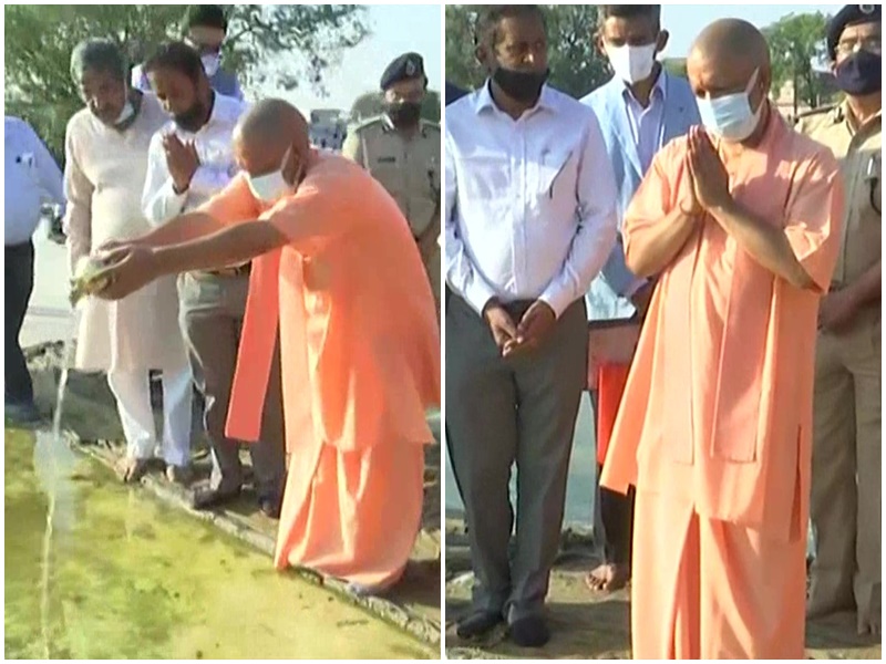 In Ayodhya CM Yogi Adityanath anointed with Water of Kabul river received  from Afghanistan