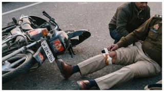 बिलासपुर में ड्यूटी जा रहे हेड कॉन्स्टेबल को अज्ञात वाहन ने मारी टक्कर, सिर और पैर में गंभीर चोटें, सिम्स में भर्ती
