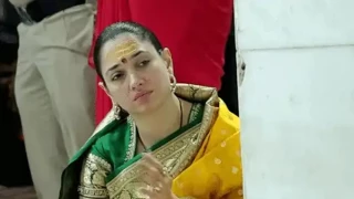 Tamannaah Bhatia उज्जैन महाकाल मंदिर पहुंची, मां के साथ हुईं भस्मारती में शामिल