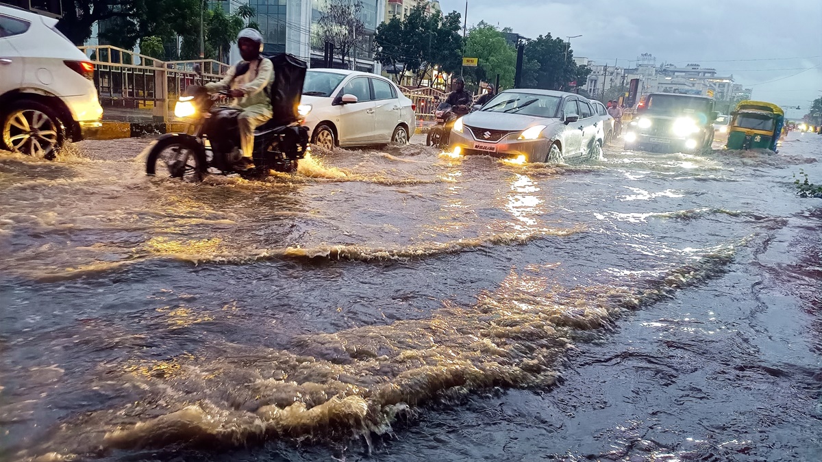 Indore Weather Update: इंदौर में भारी बारिश का आरेंज अलर्ट, एक घंटे में ...