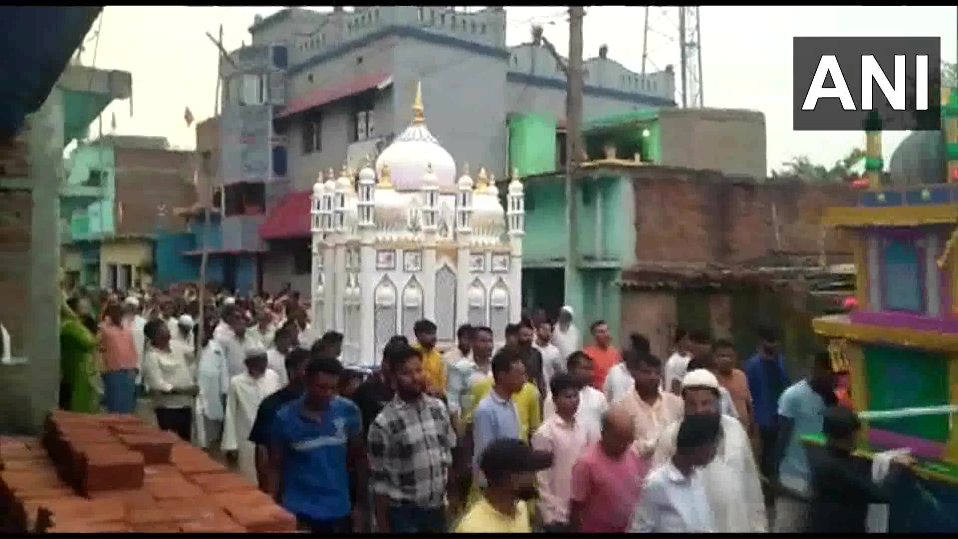 Muharram Accident झारखंड और गुजरात में हाई टेंशन तार से टकराया ताजिया कुल 6 की मौत Muharram