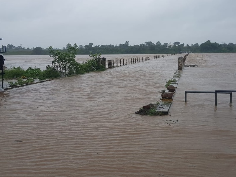 Rain in MP नरसिंहपुर, दमोह, उमरिया, मंडला में बारिश से कई रास्ते बंद