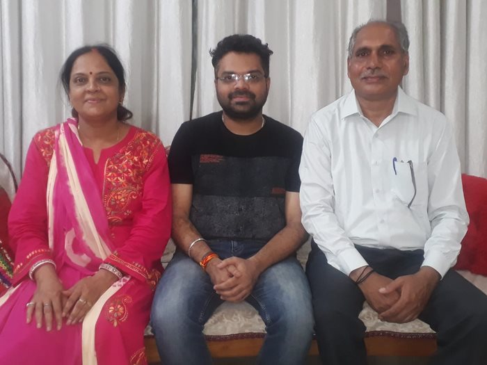 UPSC Result 2021: सीएसपी-केंट बरगी की प्रियंका शुक्ला की छोटी बहन मिनी शुक्ला का यूपीएससी में चयन 96 रैंक मिली है 3 naidunia