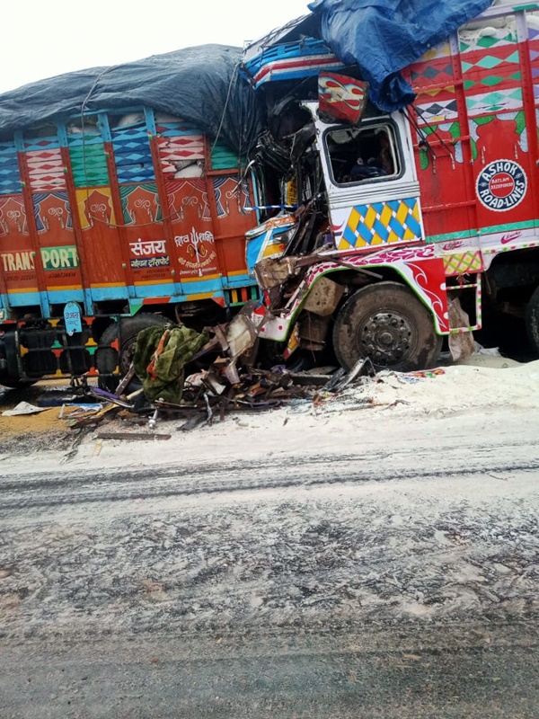 Katni Truck Accident