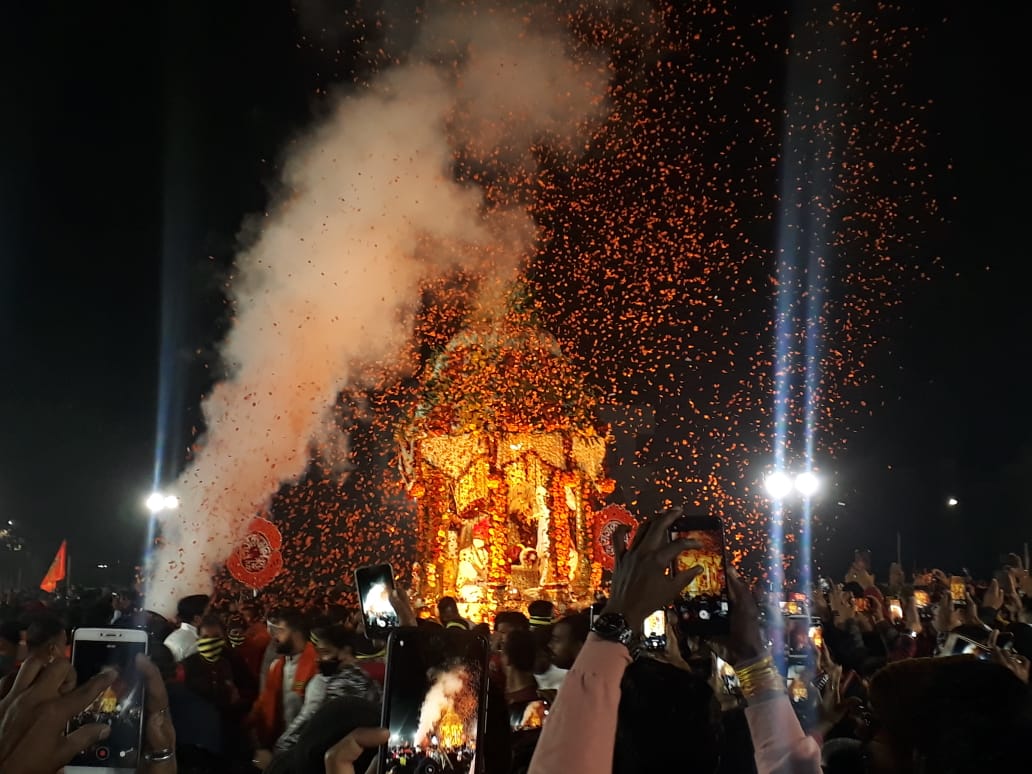 Ranjeet Ashtami 2021: इंदौर में रणजीत हनुमान की प्रभातफेरी में उमड़ा भक्तों  का सैलाब - Ashtami Festival Indore News Baba Ranjits Prabhatferi in Indore  flooded with devotees