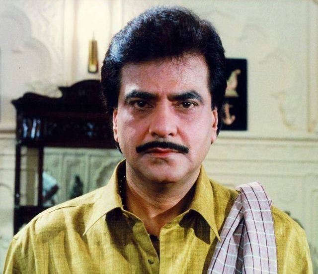 फिल्मों में आने के पहले नकली ज्वेलरी का बिजनेस करते थे Jeetendra, किया ...