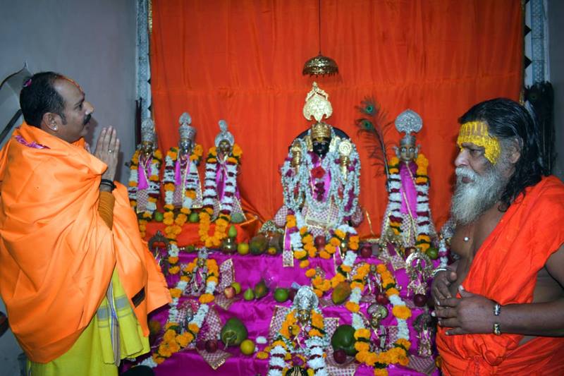 Indore News: 300 साल पुराने राम मंदिर पंचकुइया की व्यवस्था संभालने वाले महामंडलेश्वर  लक्ष्मणदास महाराज का निधन - Indore News Mahamandaleshwar Laxmandas Maharaj  who handled ...