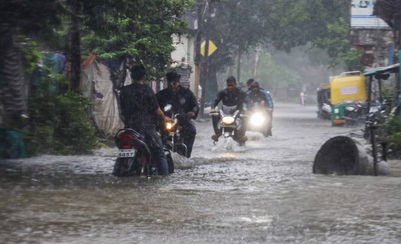 Indore Weather: इंदौर में रिकार्डतोड़ बारिश को देखिये तस्वीरों में, हर ...