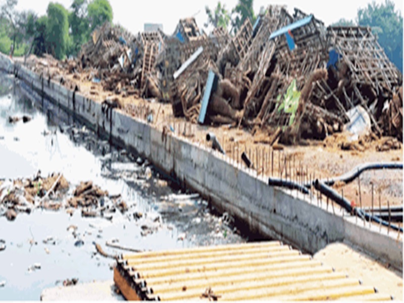 रायपुर विसर्जन कुंड : देवी प्रतिमाओं से निकलने लोहे-लंगड़ से कमाए तीन लाख - Three lakh rupees earned from iron and lame emanating from Goddess statues in raipur