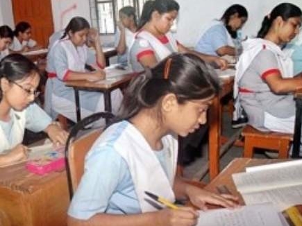 10वीं परीक्षा में मोदी पर पैसेज, स्पेलिंग की गलतियों से सरकार शर्मसार