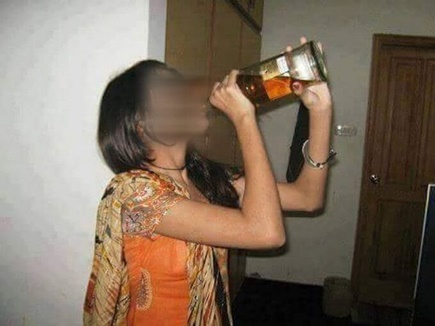 सास कहती है शराब तो पीना पड़ेगी नहीं तो घर में नहीं रहने दूंगी -