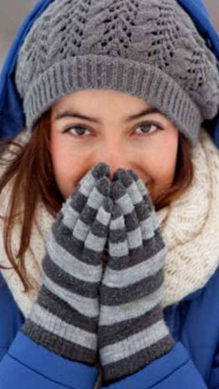 Health Tips: ठंड में शरीर को गर्म रखना है तो इन चीजों का करें सेवन