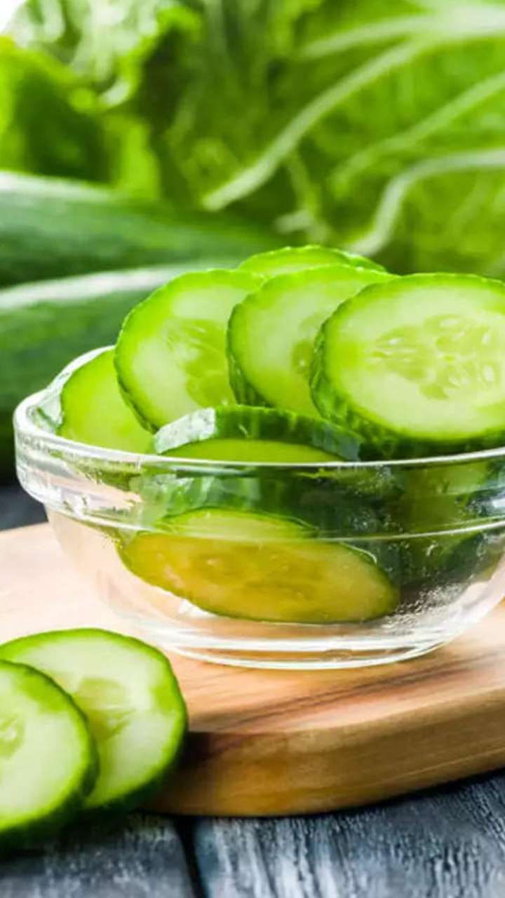 Cucumber Effects: खाने के साथ न खाएं कच्चा खीरा, वरना सेहत को होंगे नुकसान