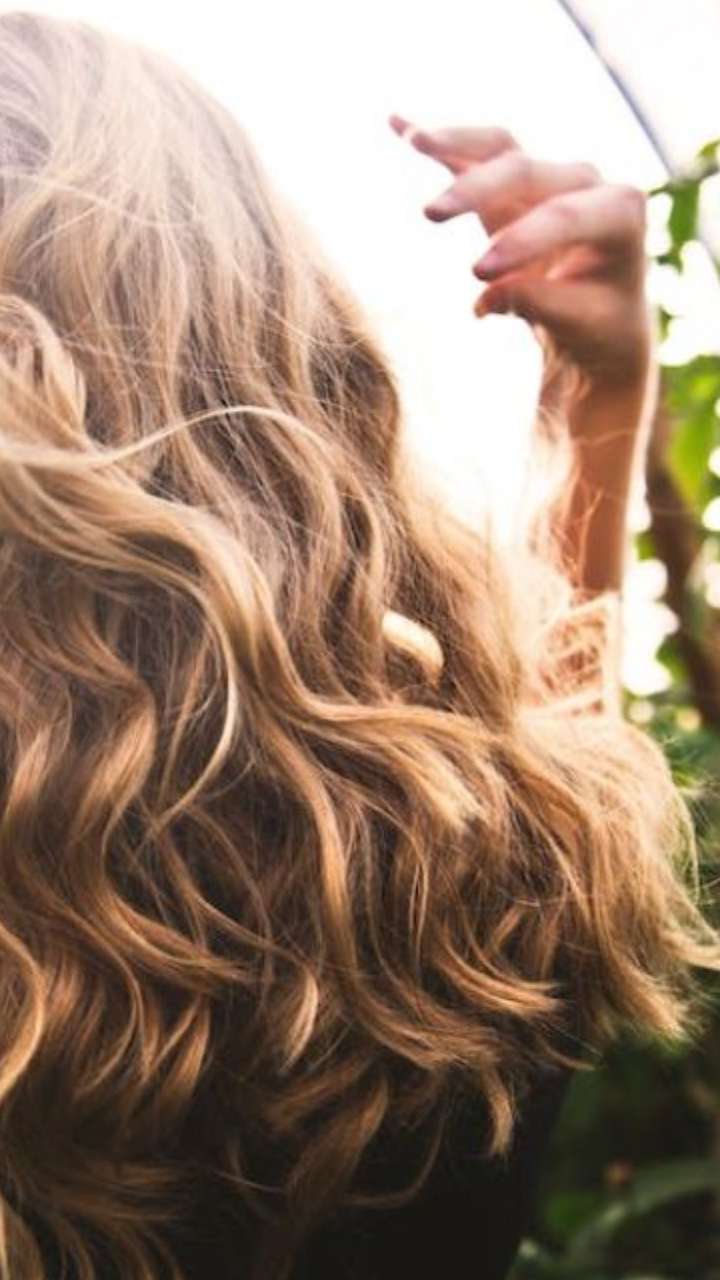 Beauty Tips: लंबे-घने बालों के लिए बेस्ट है लहसुन, जानें सही तरीका
