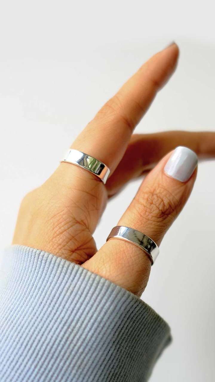 सिल्वर की अंगूठी पहनने से मिलते हैं ये चमत्कारी फायदे